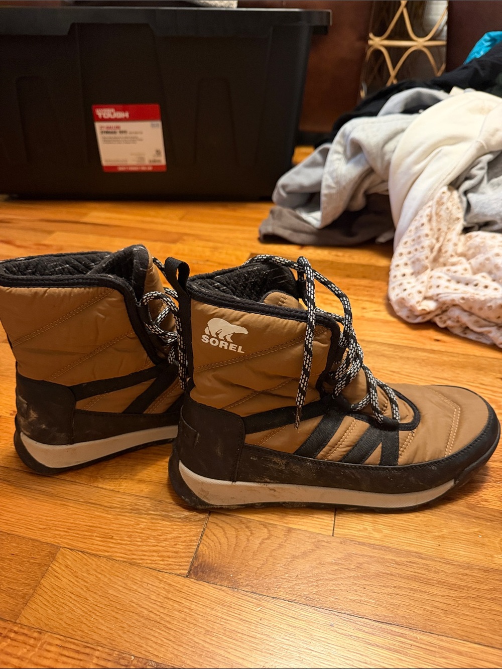 Sorel Women’s Tan and Black Winter Lace-Up Boots